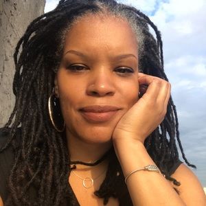 Meet your Posher, Anissa